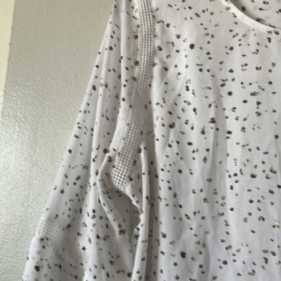 Apt 9 Blouse size Small. White with speckled design and ruffle hem New with tags - Picture 5 of 7
